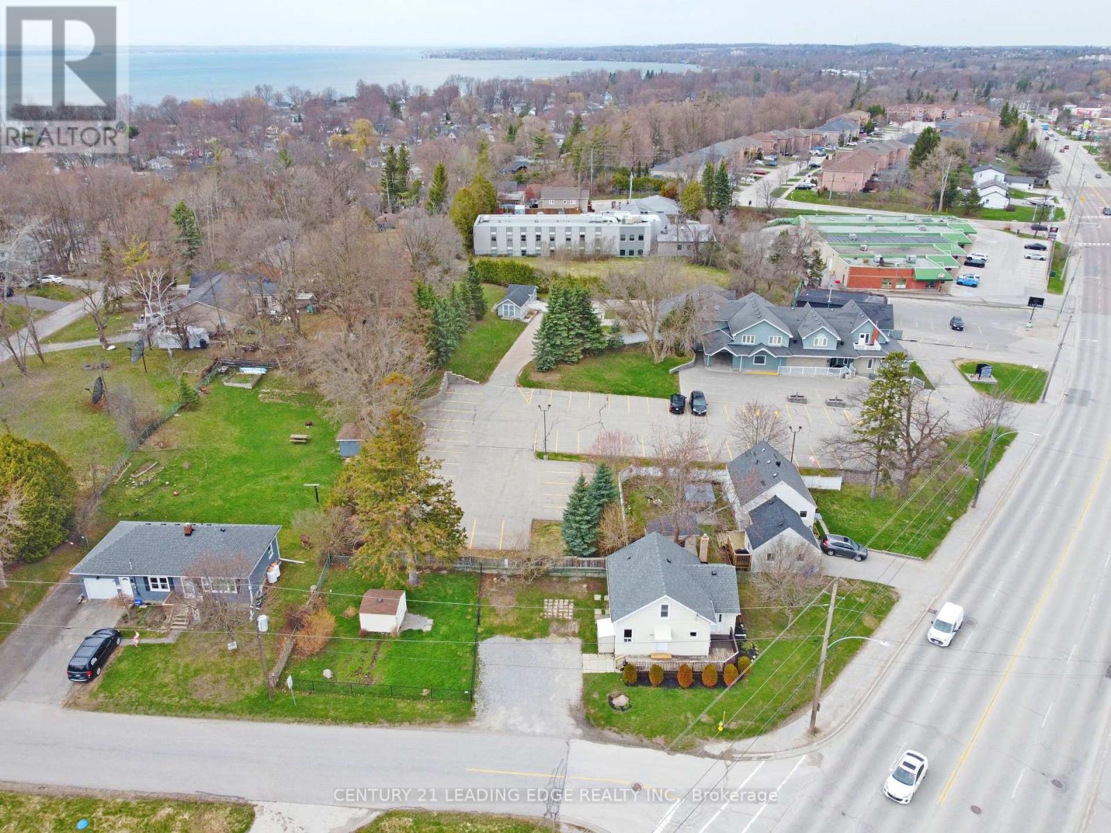 500 The Queensway South, Georgina, Ontario  L4P 2E3 - Photo 38 - N13247758