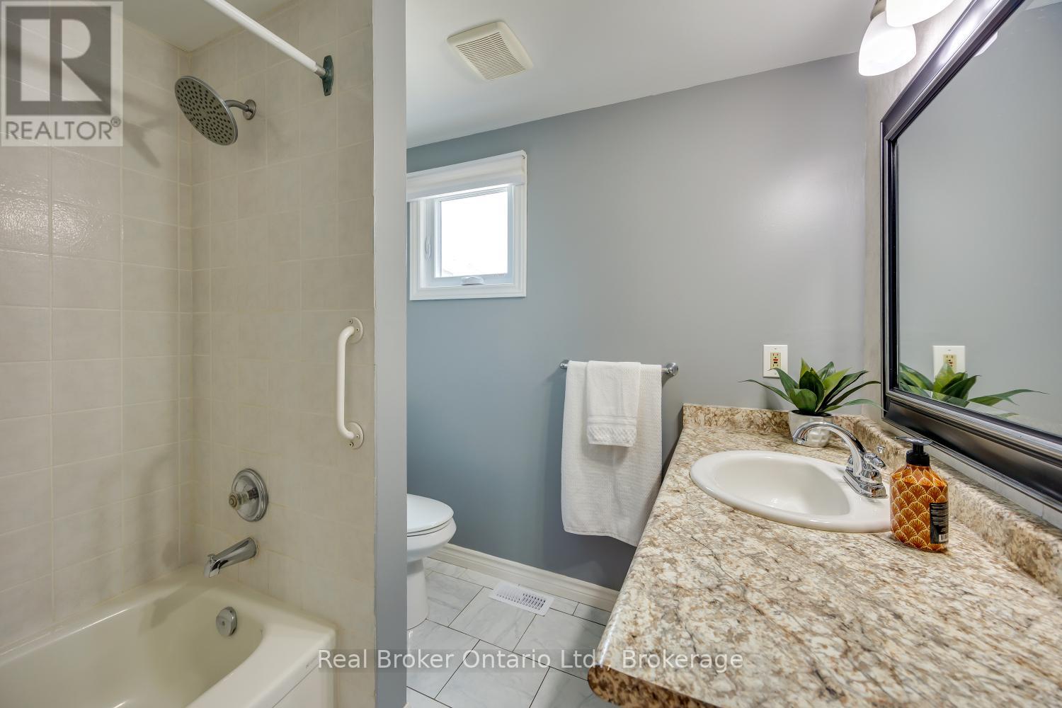 115 Wilmot Trail, Clarington, Ontario  L1B 1A8 - Photo 24 - E13248062