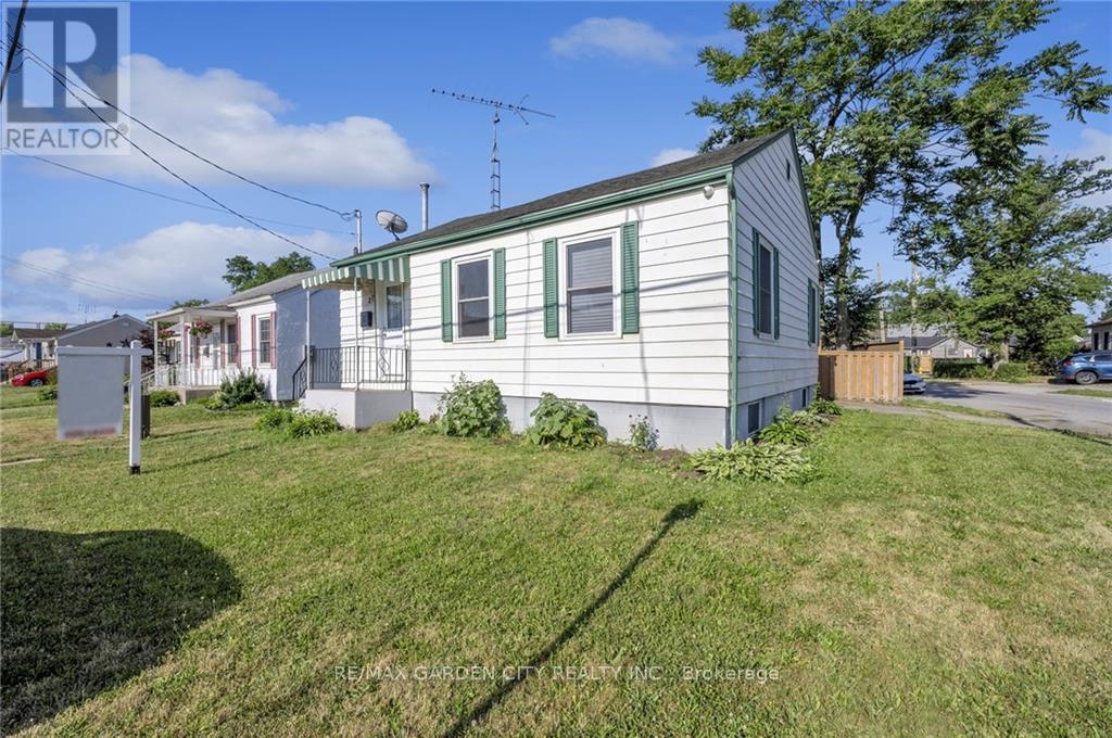 Main - 27 St George Street, St. Catharines, Ontario  L2M 5P4 - Photo 2 - X13247638