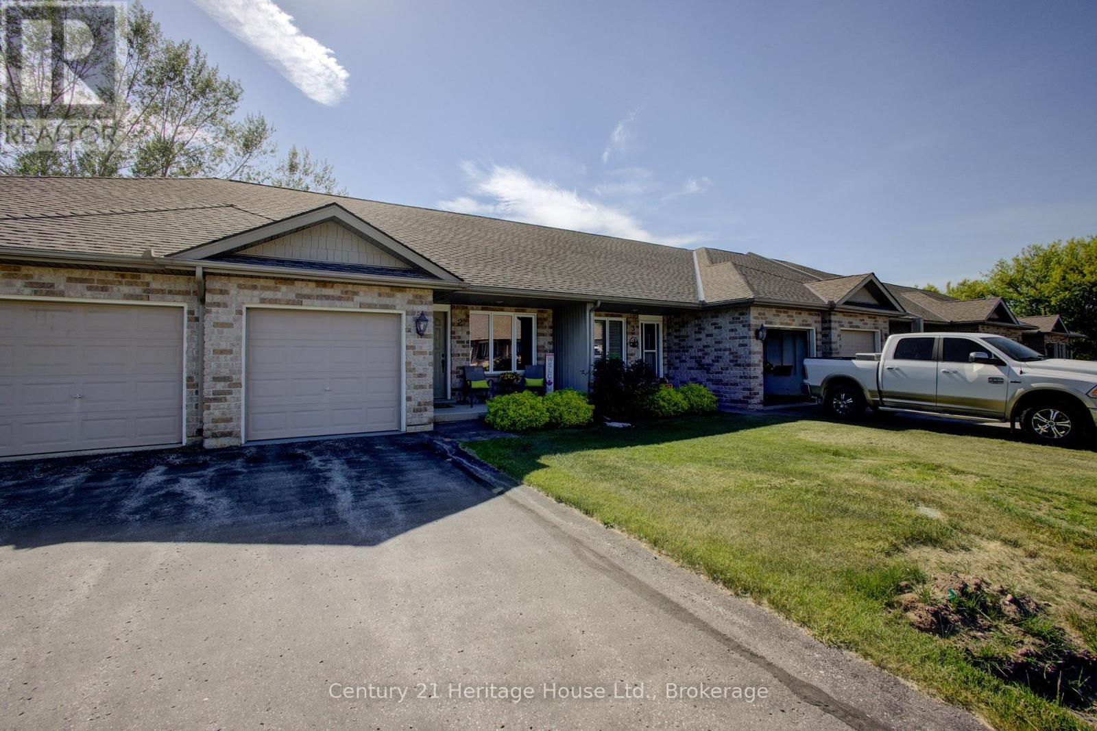 2 - 302 Park Street W, West Grey, Ontario N0G 1R0 - Photo 2 - X13248004