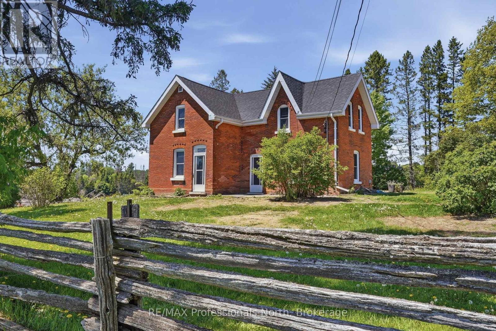 230 PICKEREL & JACK LAKE ROAD, Armour, Ontario