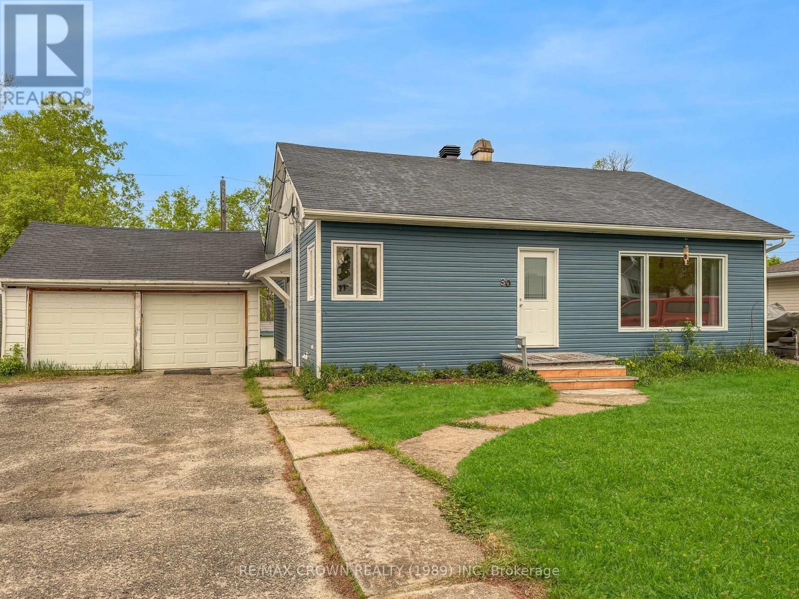 30 PINE CRESCENT, Kapuskasing, Ontario