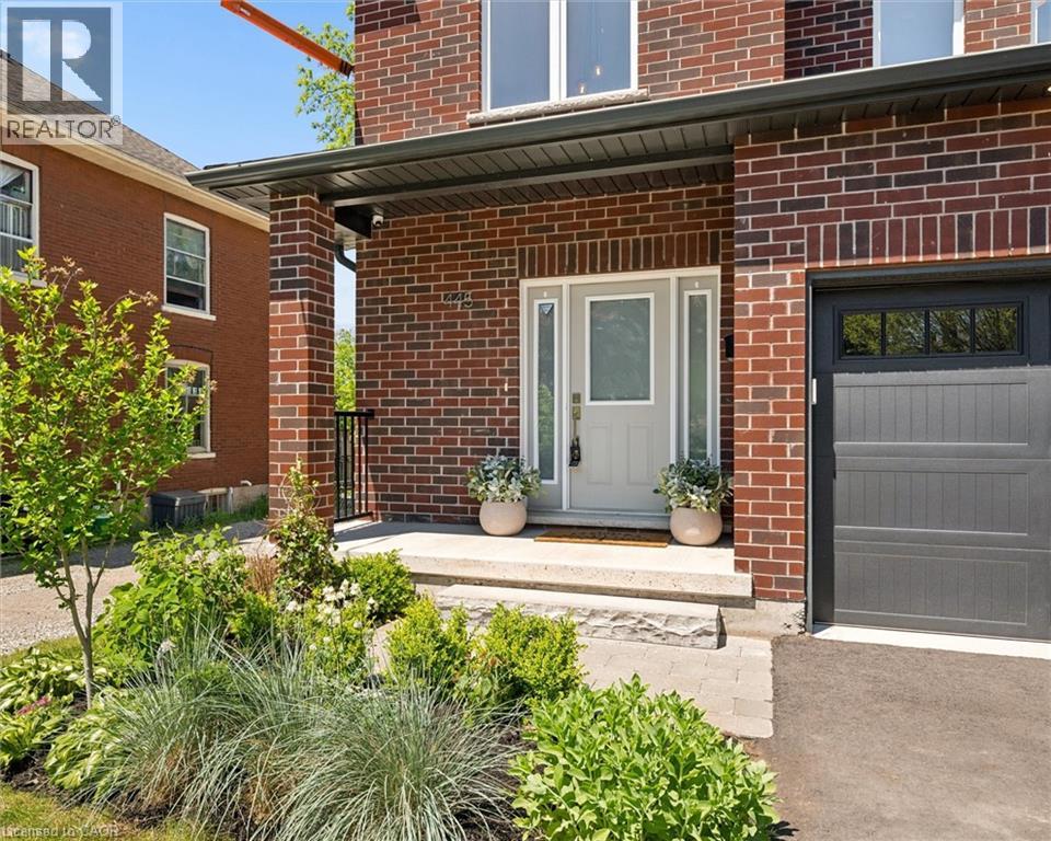 445 Garden Street, Cambridge, Ontario  N3H 4E1 - Photo 3 - 40837038