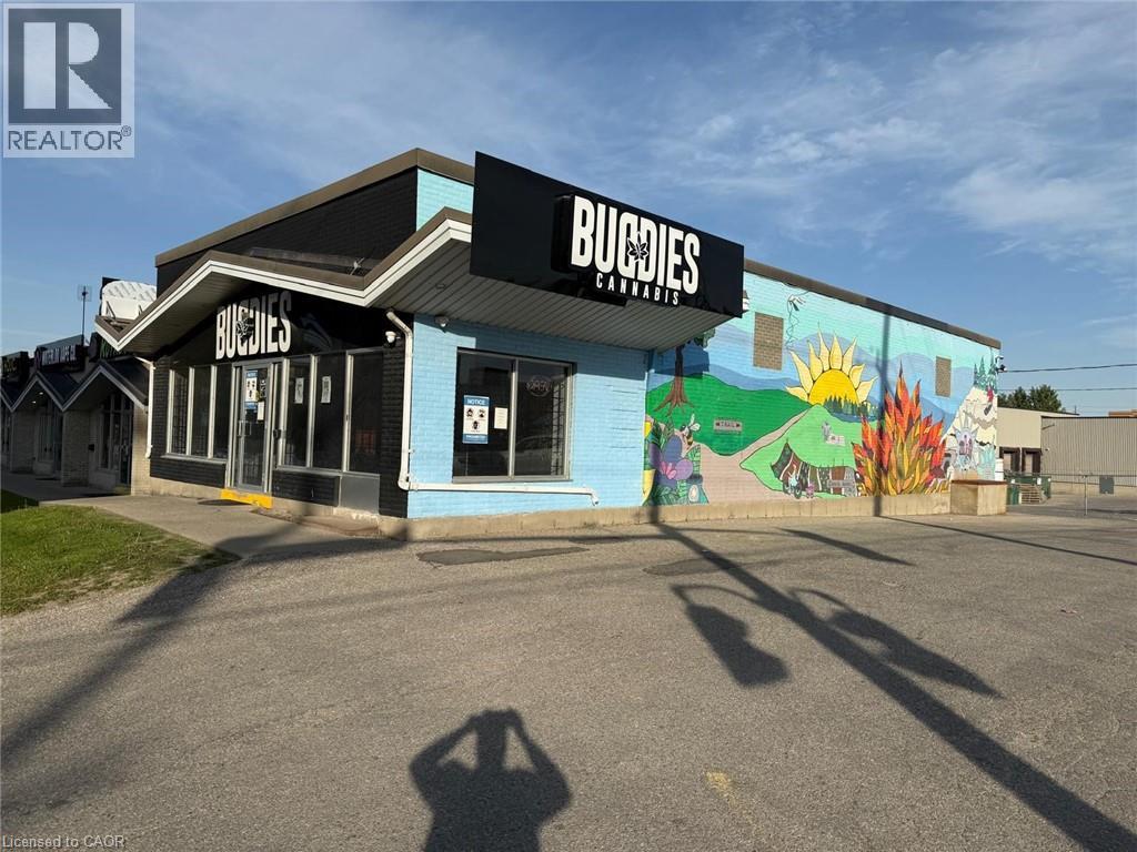 25 University Avenue E, Waterloo, Ontario  N2J 2V9 - Photo 3 - 40837020
