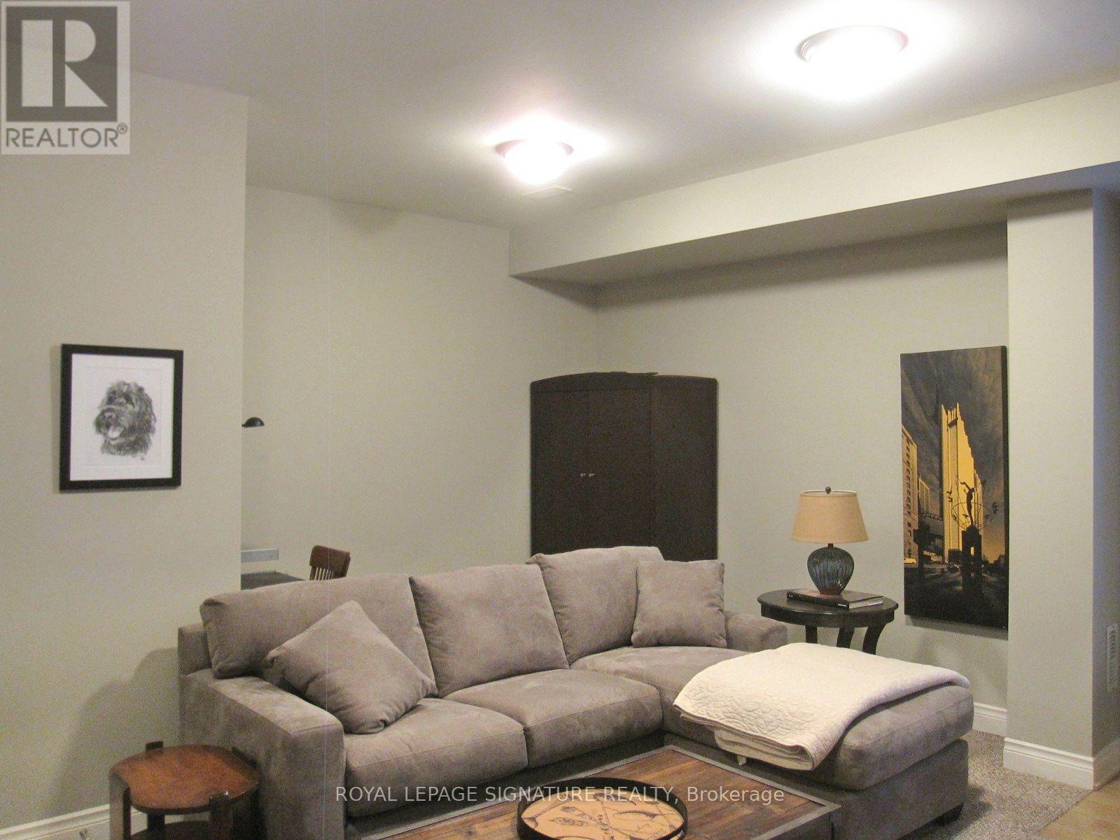18b Algoma Street, Toronto, Ontario  M8Y 1C3 - Photo 11 - W13240096