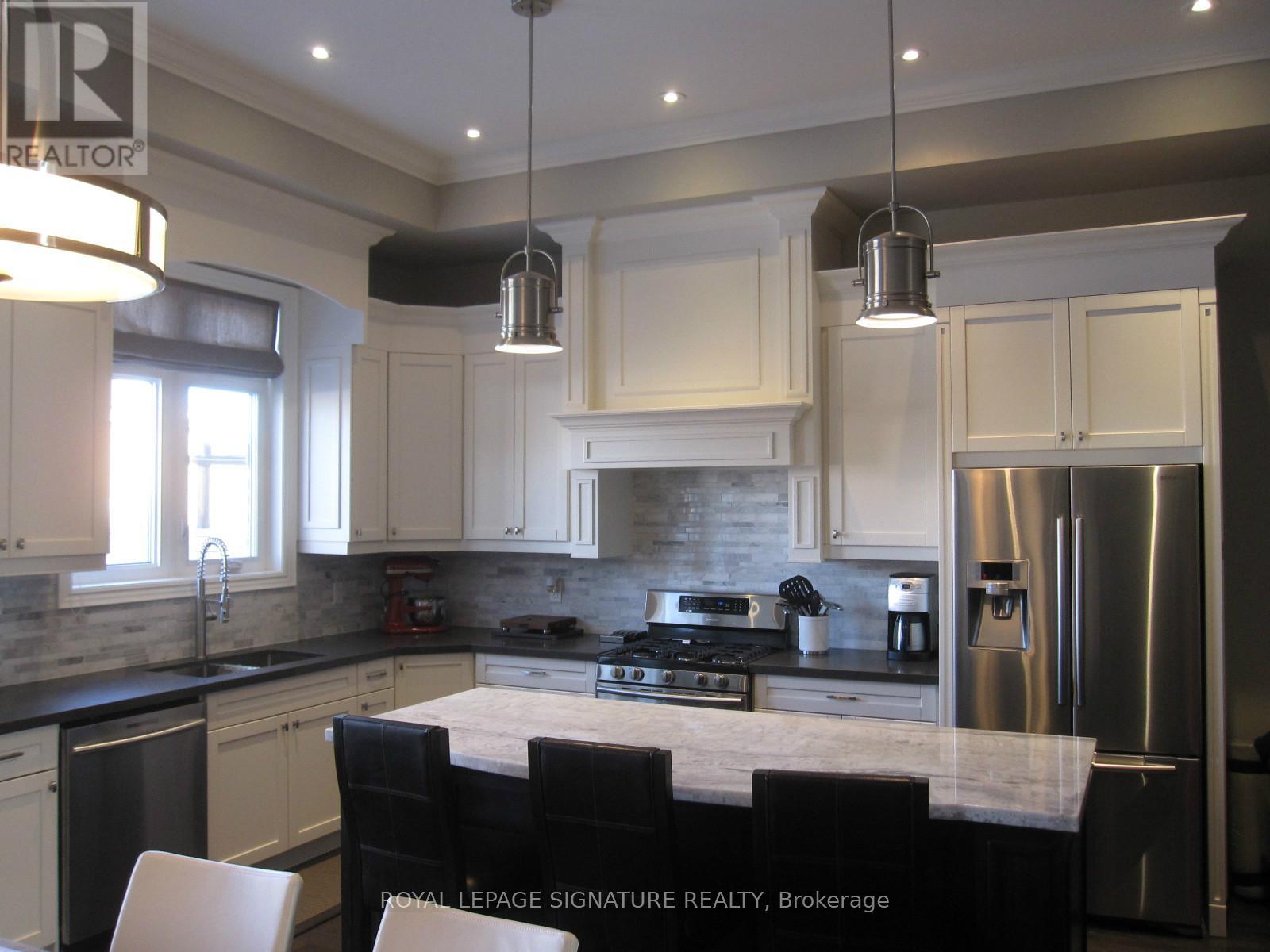 18b Algoma Street, Toronto, Ontario  M8Y 1C3 - Photo 16 - W13240096