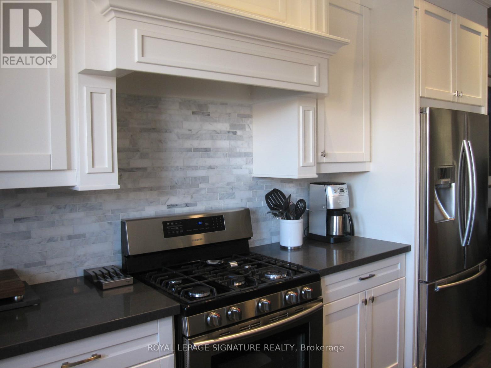 18b Algoma Street, Toronto, Ontario  M8Y 1C3 - Photo 14 - W13240096