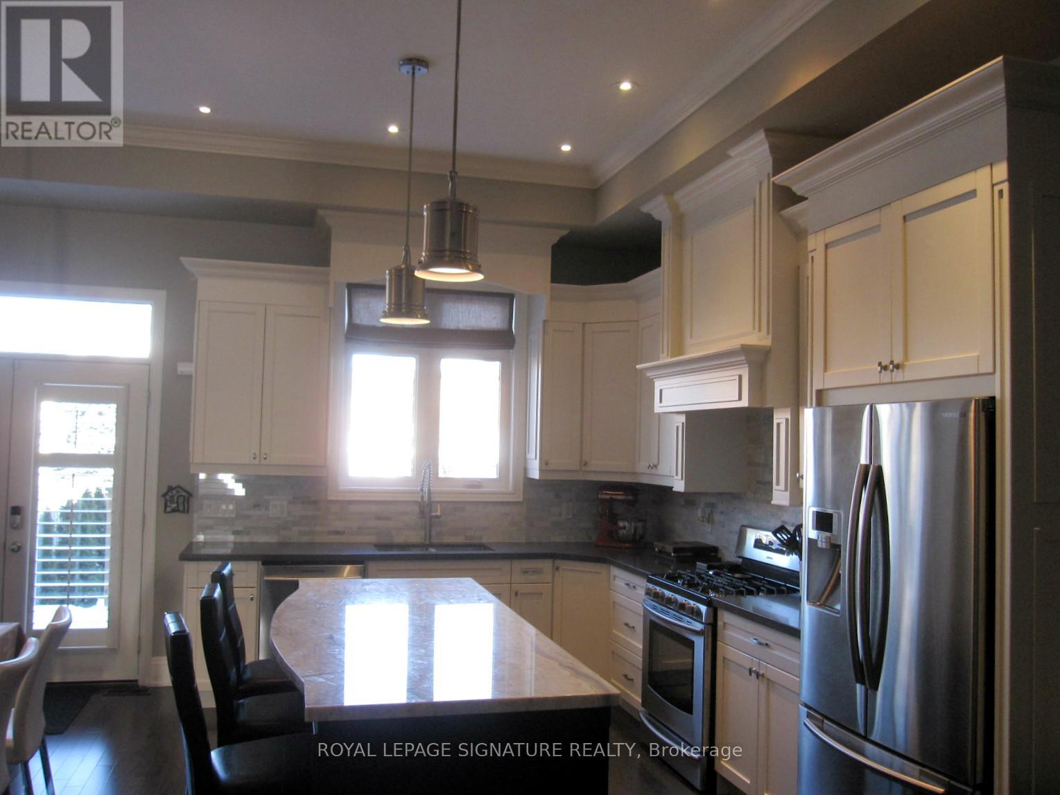 18b Algoma Street, Toronto, Ontario  M8Y 1C3 - Photo 19 - W13240096
