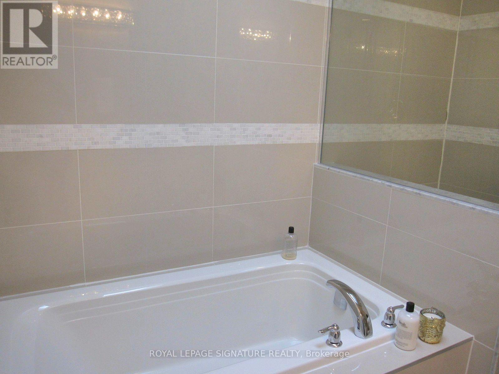 18b Algoma Street, Toronto, Ontario  M8Y 1C3 - Photo 32 - W13240096