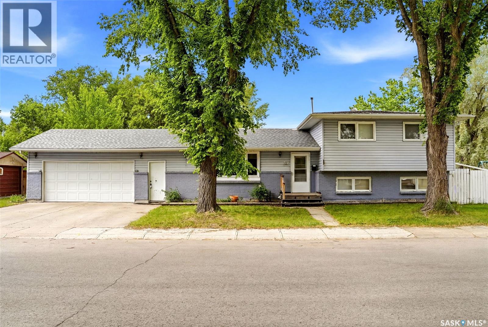 14 Wheeler Crescent, Regina, Saskatchewan  S4R 6H5 - Photo 1 - SK038343