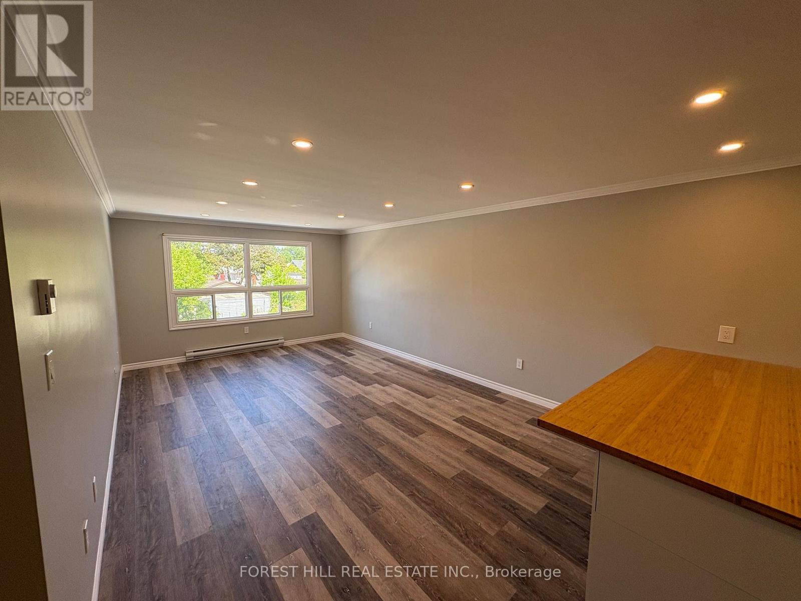 4 - 130 KING STREET E Clarington (Bowmanville), ON L1C 1N7