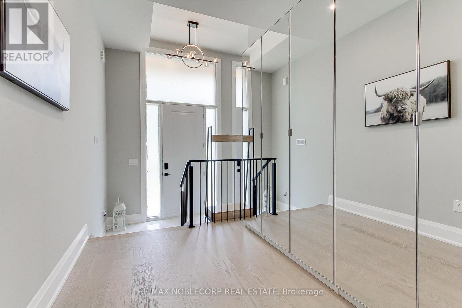 606 Green Street, Whitby, Ontario  L1N 4E8 - Photo 3 - E13248208