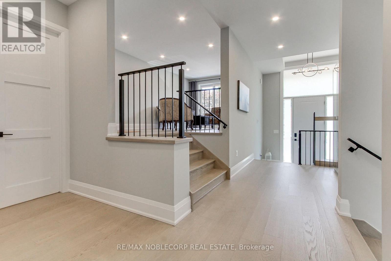 606 Green Street, Whitby, Ontario  L1N 4E8 - Photo 4 - E13248208
