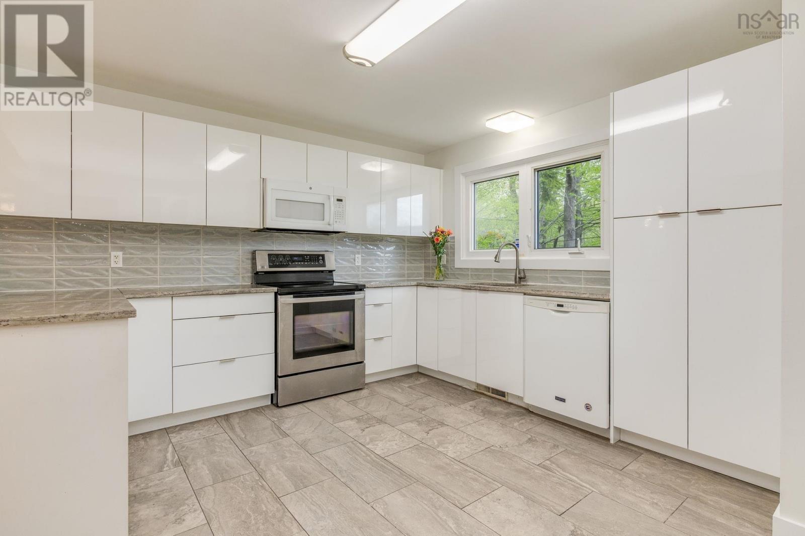 33 Southill Drive, Clayton Park, Nova Scotia  B3M 2X9 - Photo 11 - 202612786