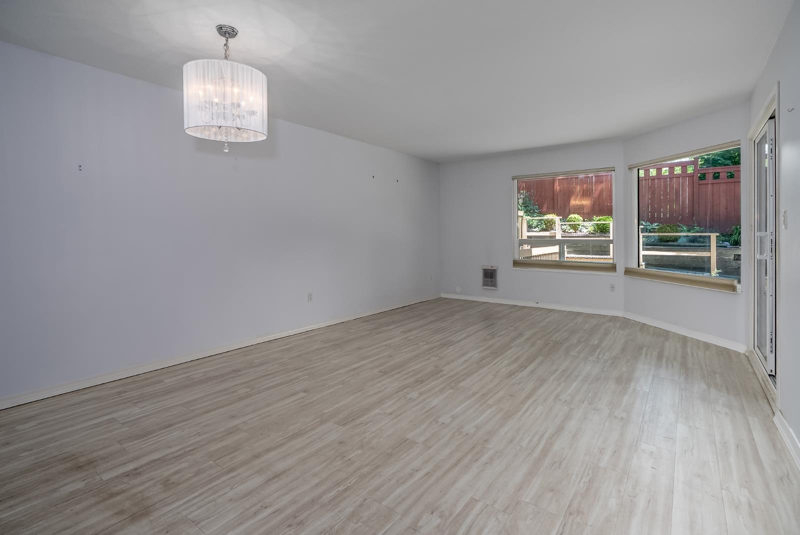 309 1350 Vidal Street, White Rock, British Columbia  V4B 5G6 - Photo 5 - R3131637