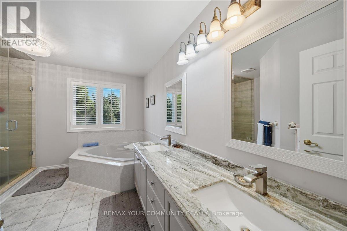 14 Oxford Court, East Gwillimbury (Sharon), Ontario  L0G 1V0 - Photo 37 - N13248094