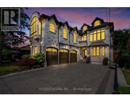 102 OXFORD STREET, Richmond Hill, Ontario