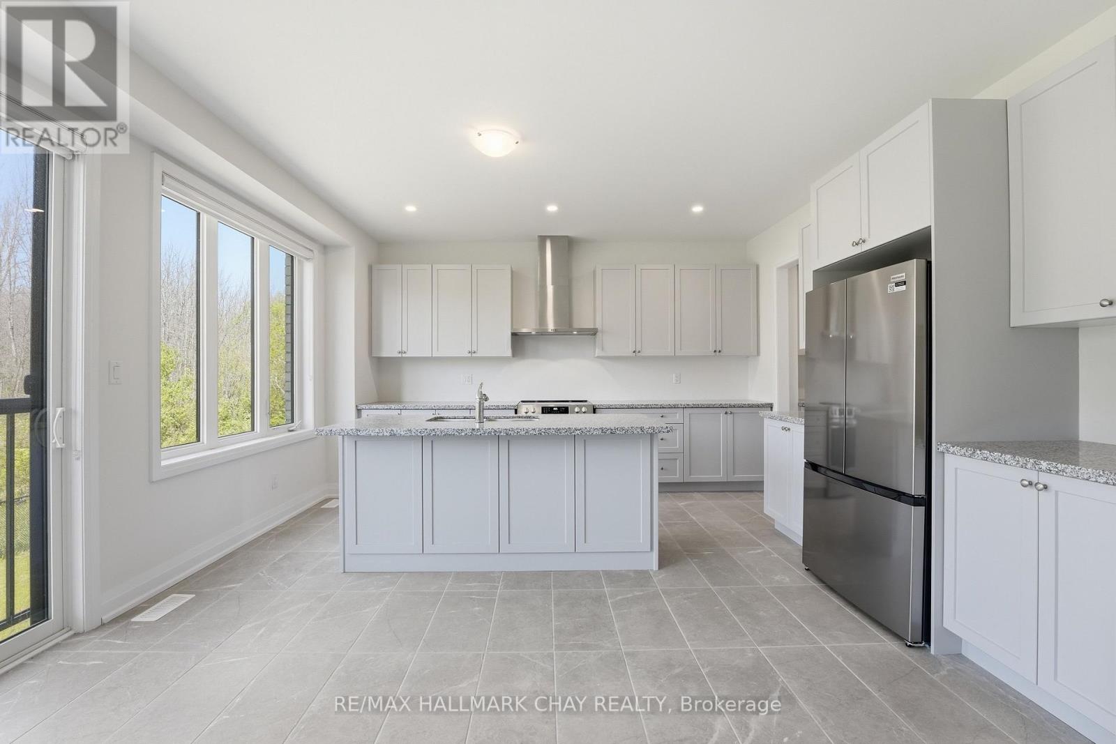 25 Del Ray Crescent, Wasaga Beach, Ontario  L9Z 0N7 - Photo 5 - S13248098