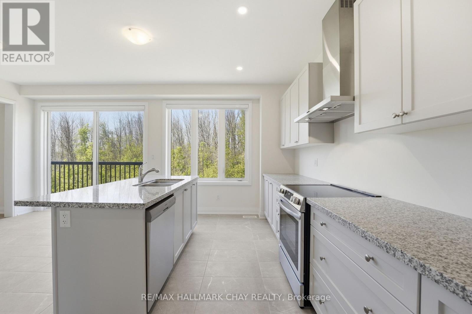 25 Del Ray Crescent, Wasaga Beach, Ontario  L9Z 0N7 - Photo 6 - S13248098
