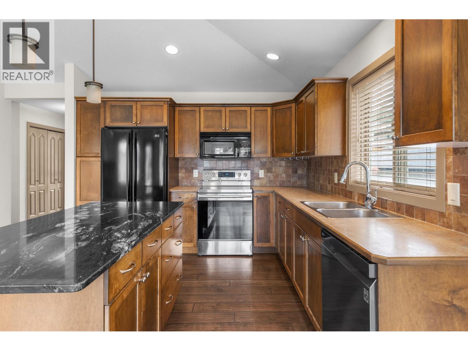 1939 Rosealee Lane West Kelowna Photo 6