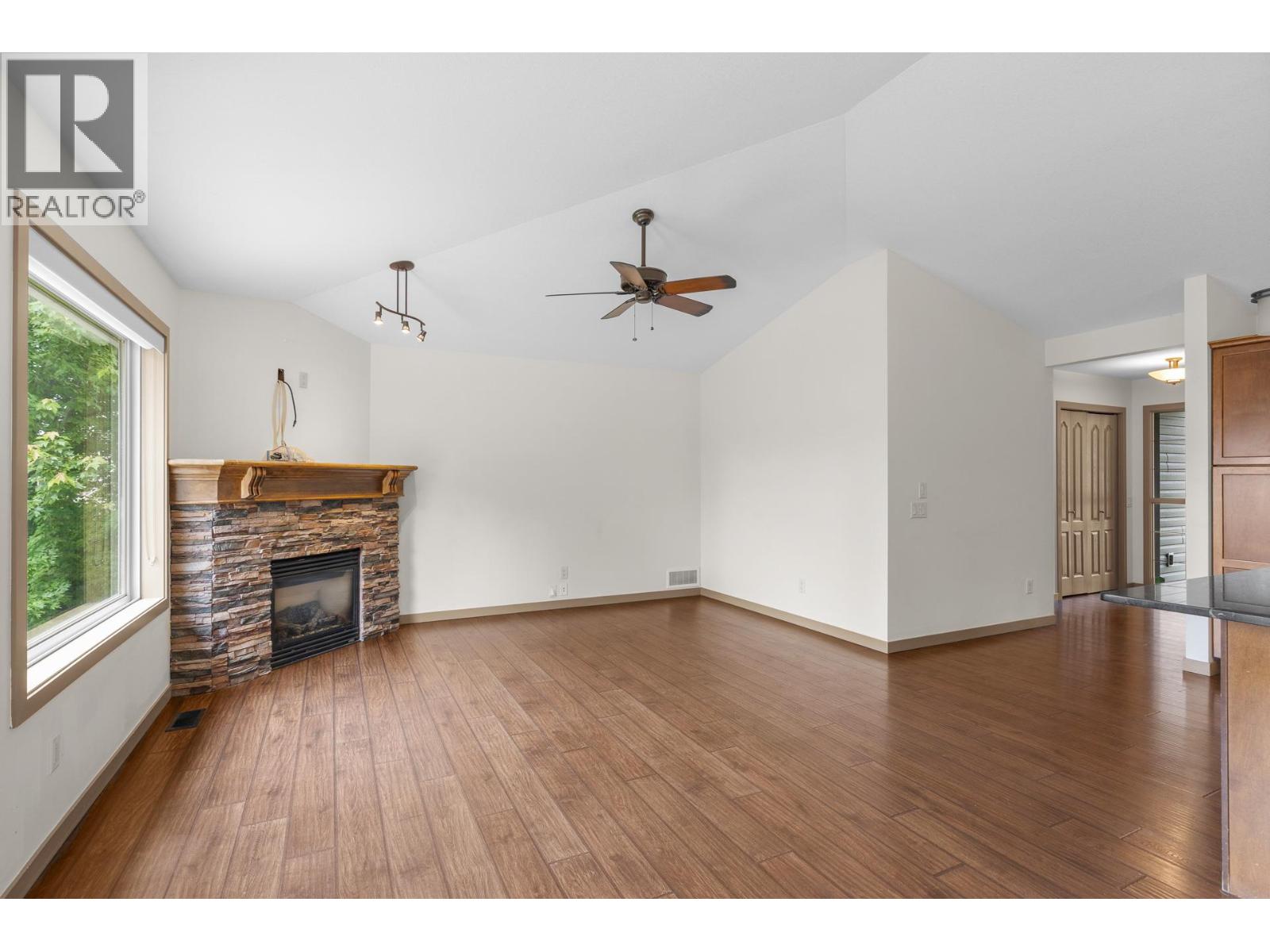 1939 Rosealee Lane West Kelowna Photo 12