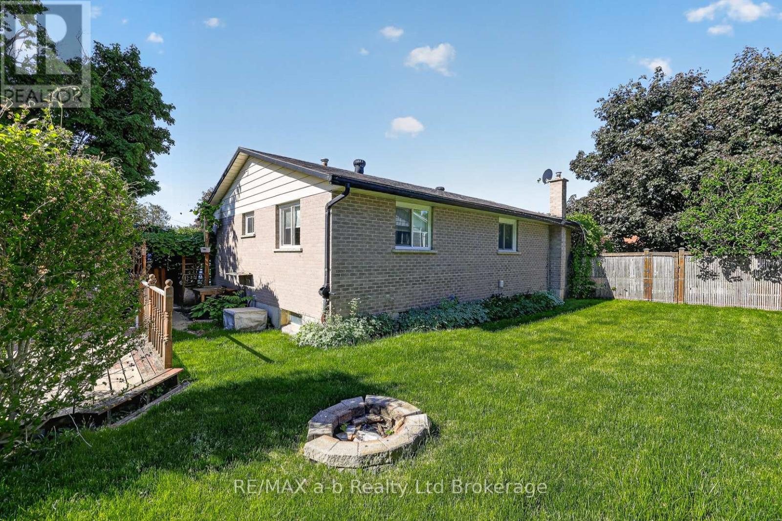 2 Victoria Street, Norwich, Ontario  N0J 1P0 - Photo 2 - X13248390
