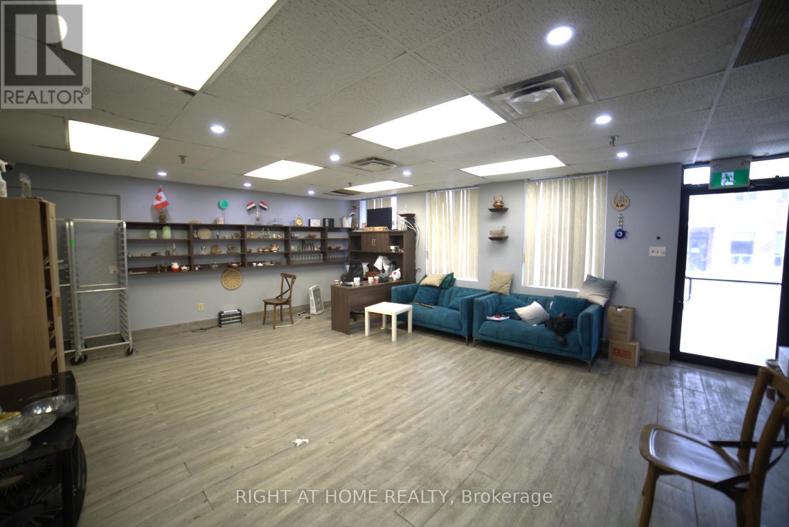 112 - 2465 Cawthra Road, Mississauga, Ontario  L5A 3P2 - Photo 3 - W13248020