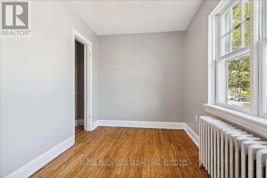 6 - 133 North Service Road E, Oakville, Ontario  L6H 1A3 - Photo 14 - W13248080