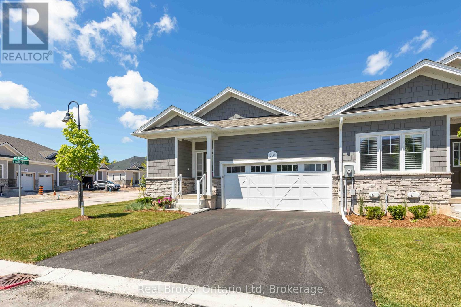 221 Ironwood Way, Georgian Bluffs, Ontario  N0H 1S0 - Photo 2 - X13248428
