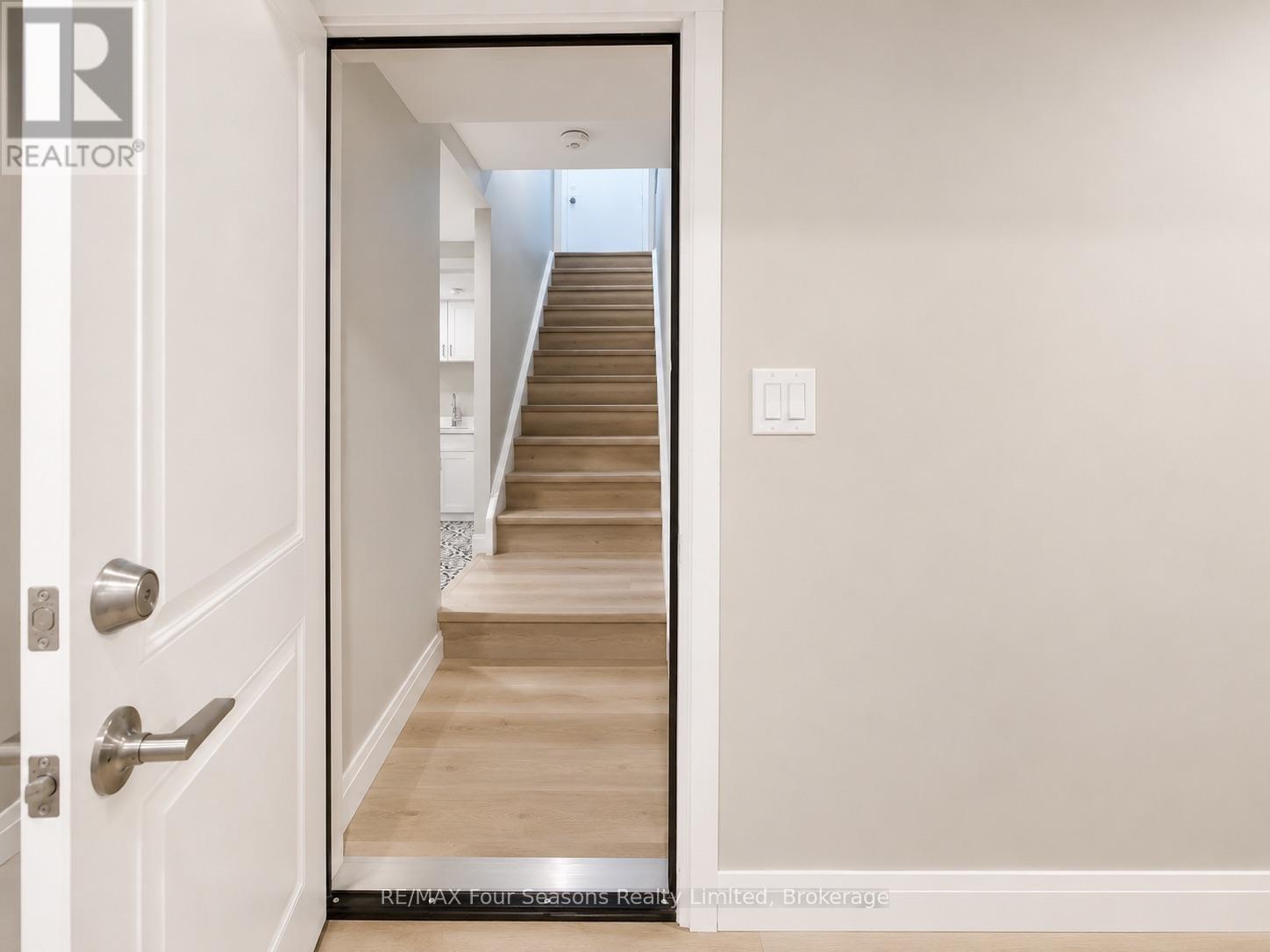 23 Camille Court, Hamilton, Ontario  L8T 2C8 - Photo 7 - X13248574