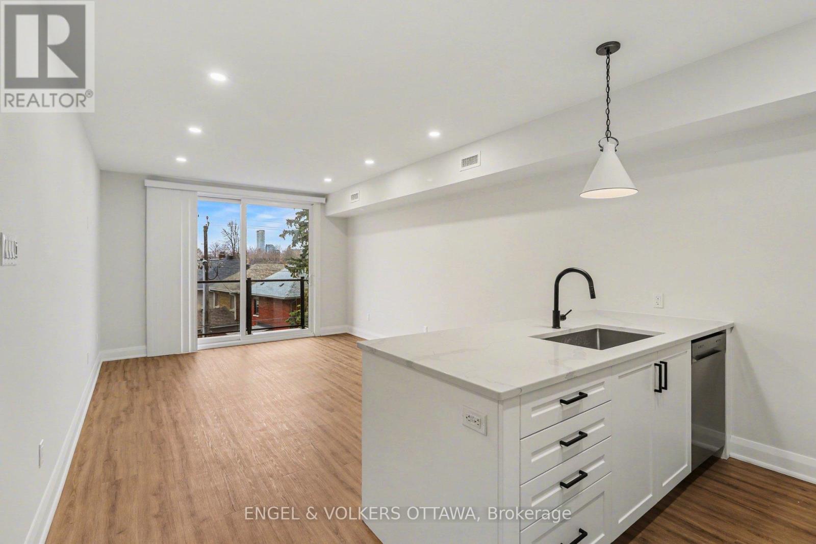 7 - 35 Monk Street, Ottawa, Ontario  K1S 3Y7 - Photo 2 - X13248486