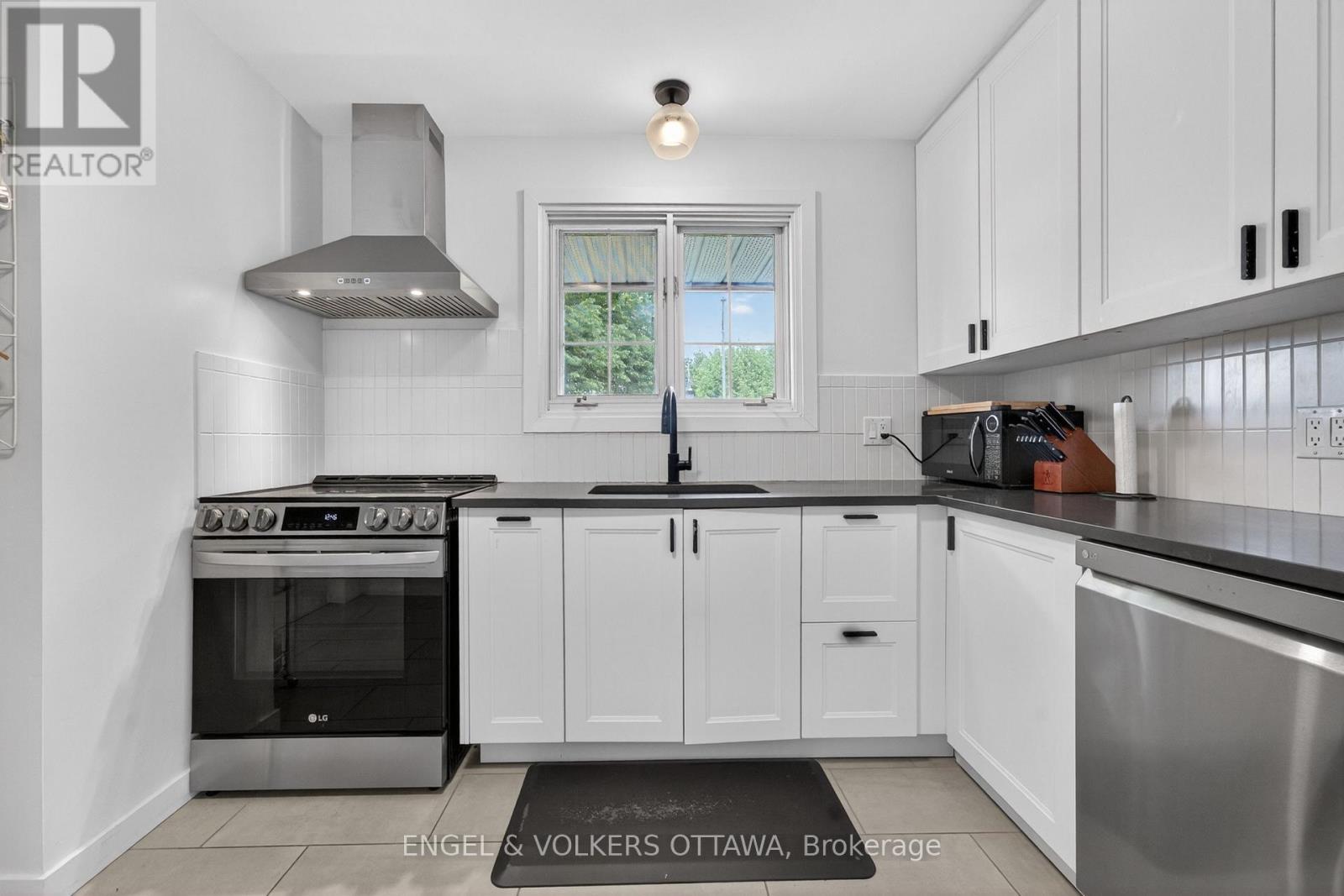 2548 Hanlon Avenue, Ottawa, Ontario  K2B 7X4 - Photo 6 - X13248518