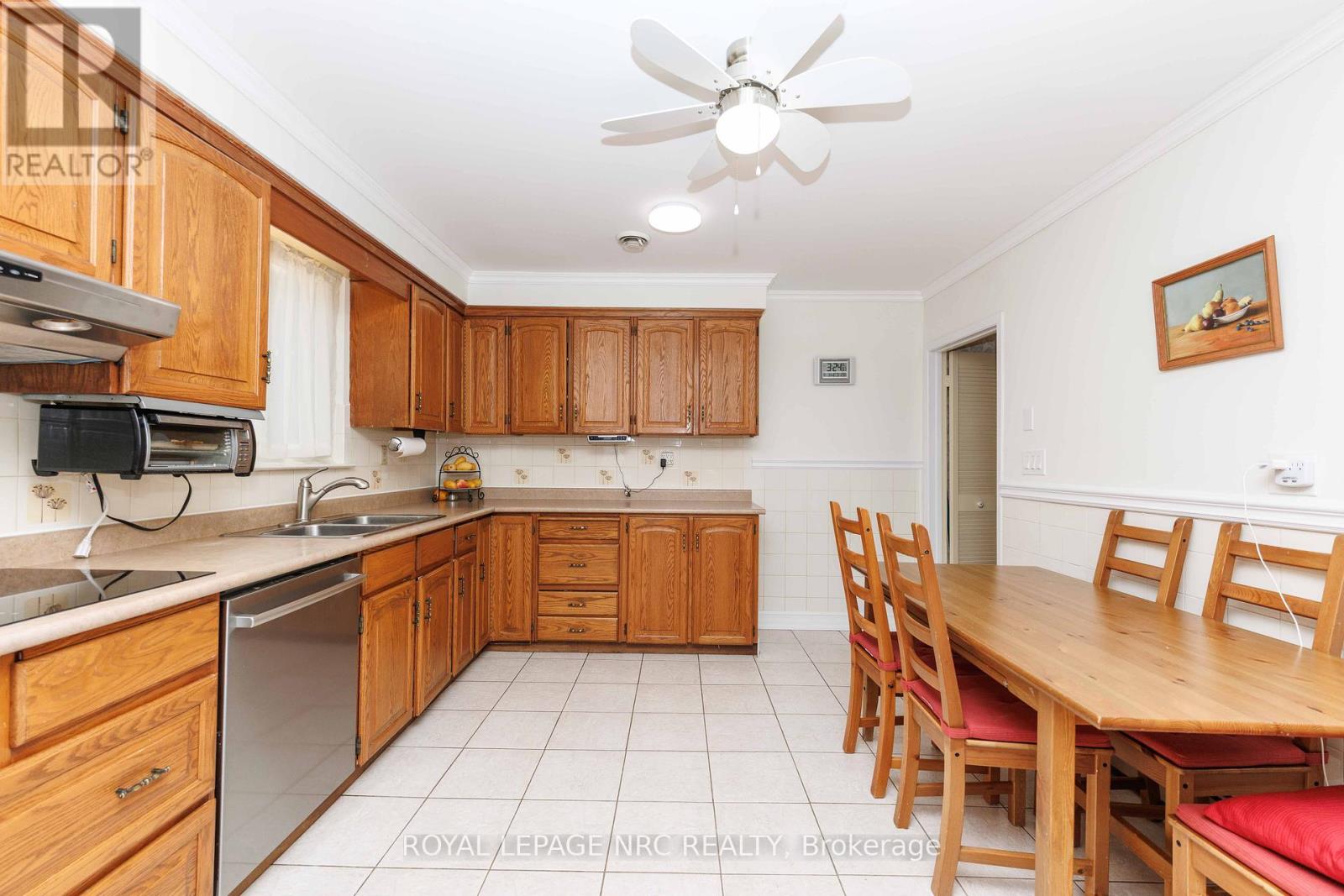 1273 Winding Trail, Mississauga, Ontario  L4Y 2T9 - Photo 18 - W13248556