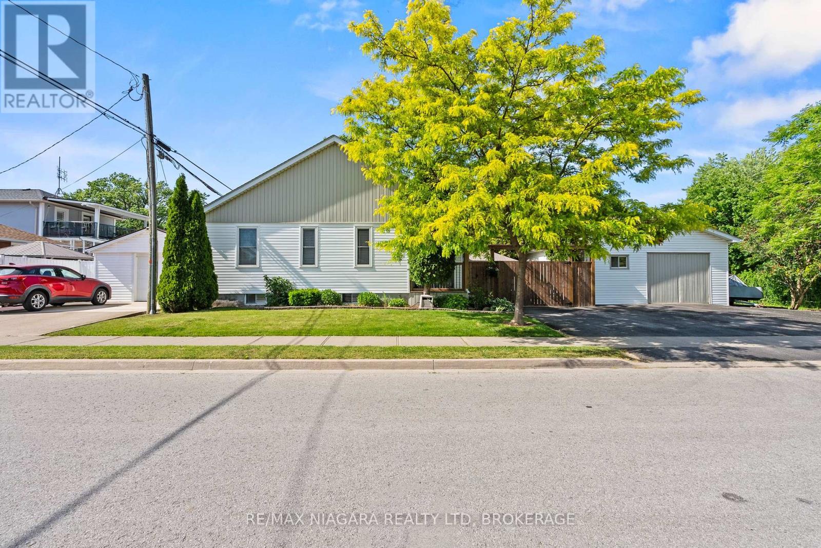 25 Mildred Avenue, St. Catharines, Ontario  L2R 6J2 - Photo 2 - X13248318