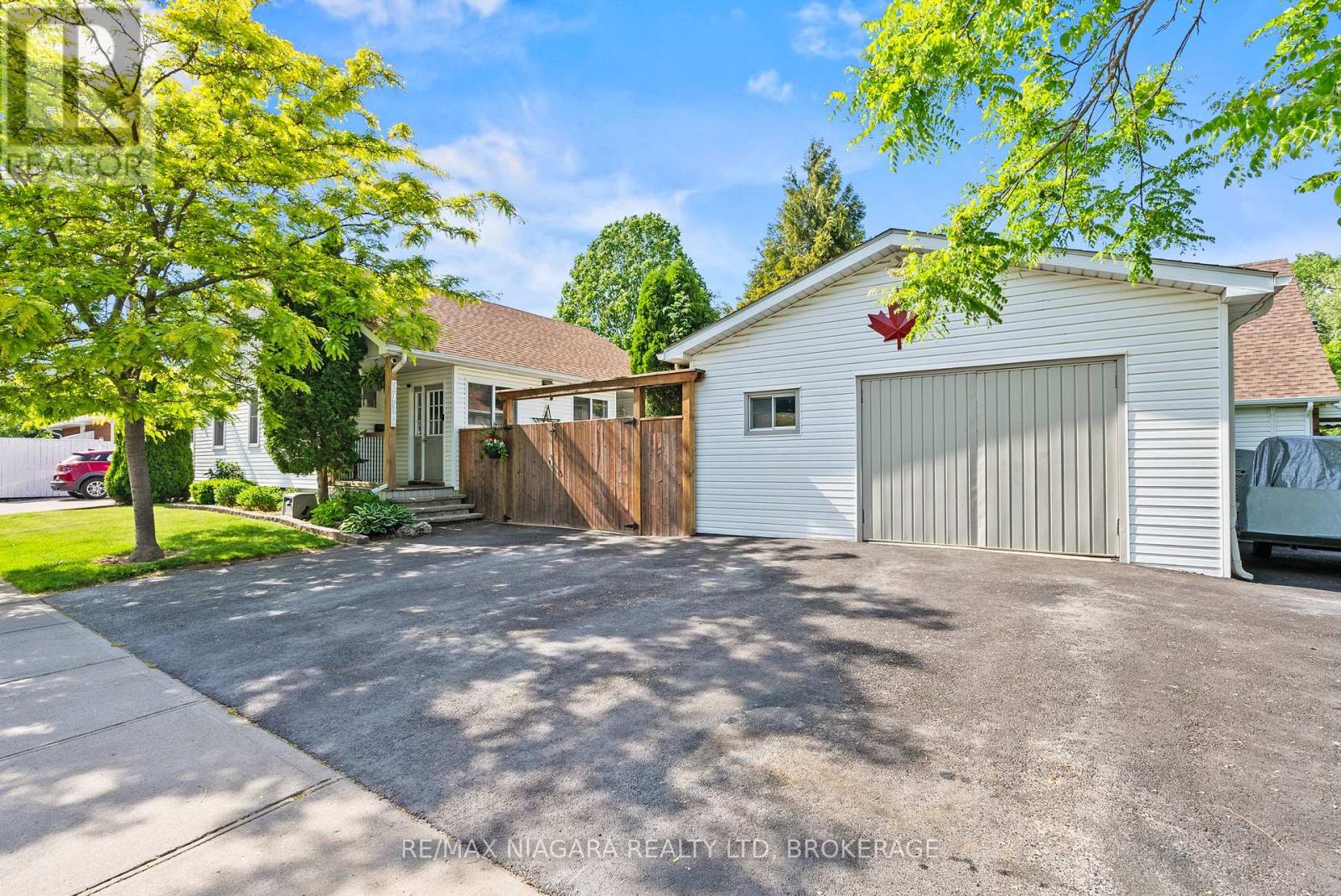 25 Mildred Avenue, St. Catharines, Ontario  L2R 6J2 - Photo 3 - X13248318