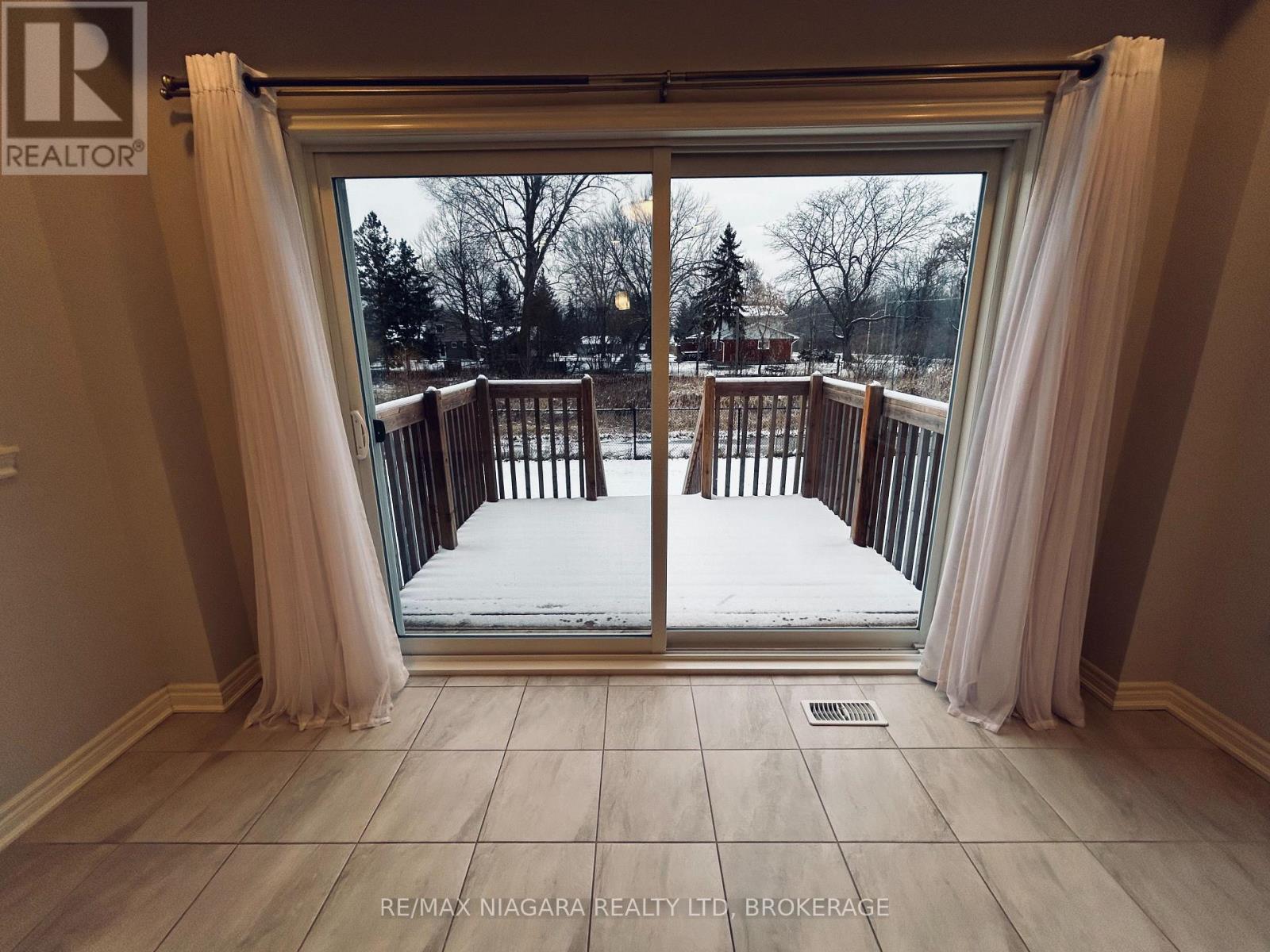 3596 Carolinia Court, Fort Erie, Ontario  L0S 1N0 - Photo 11 - X13248514