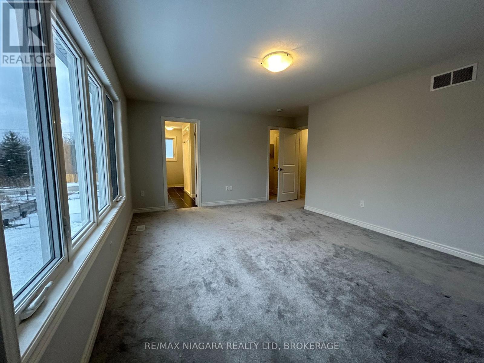 3596 Carolinia Court, Fort Erie, Ontario  L0S 1N0 - Photo 17 - X13248514