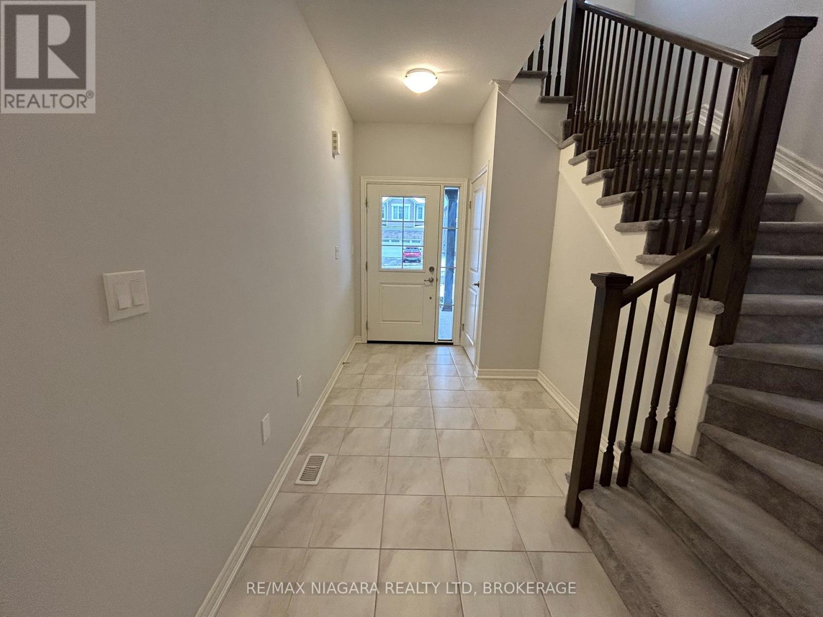 3596 Carolinia Court, Fort Erie, Ontario  L0S 1N0 - Photo 4 - X13248514