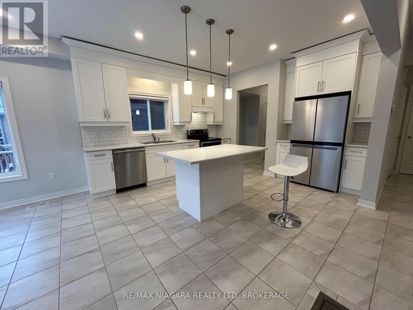 3596 Carolinia Court, Fort Erie, Ontario  L0S 1N0 - Photo 6 - X13248514