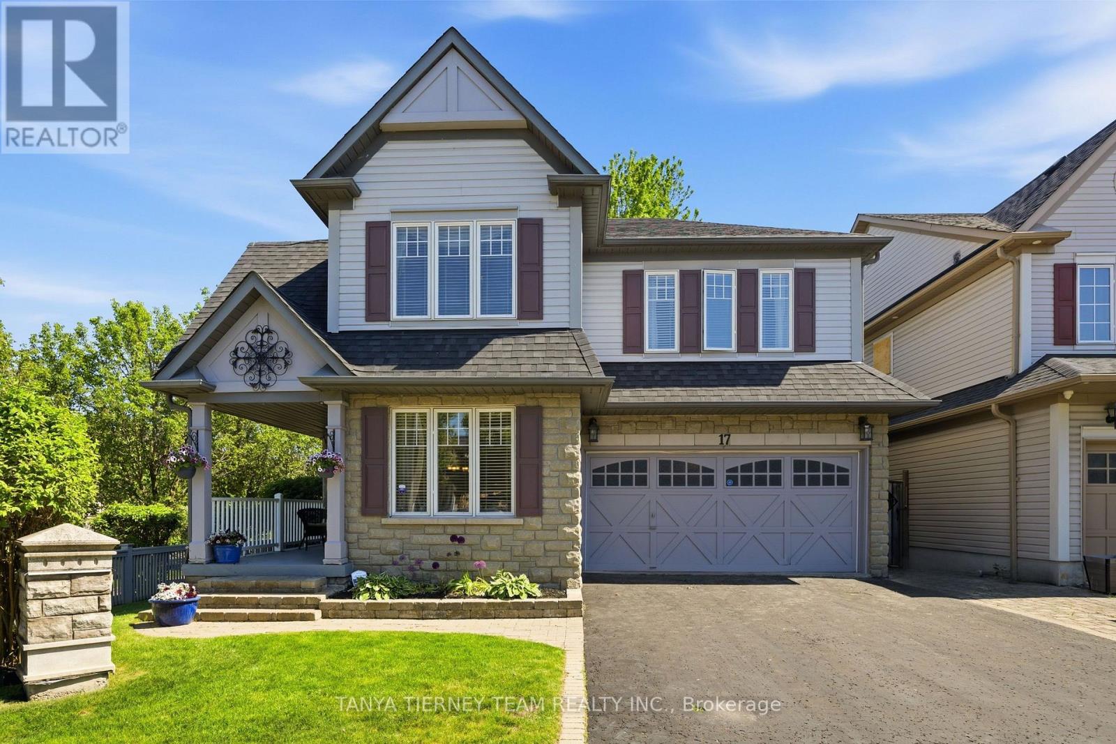 17 Robert Attersley Drive E, Whitby, Ontario  L1R 3E3 - Photo 1 - E13247040