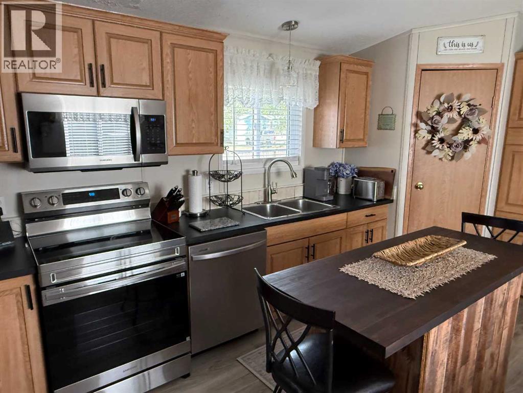 11 Railway Avenue, Duchess, Alberta  t1R 0Z0 - Photo 11 - A2316091