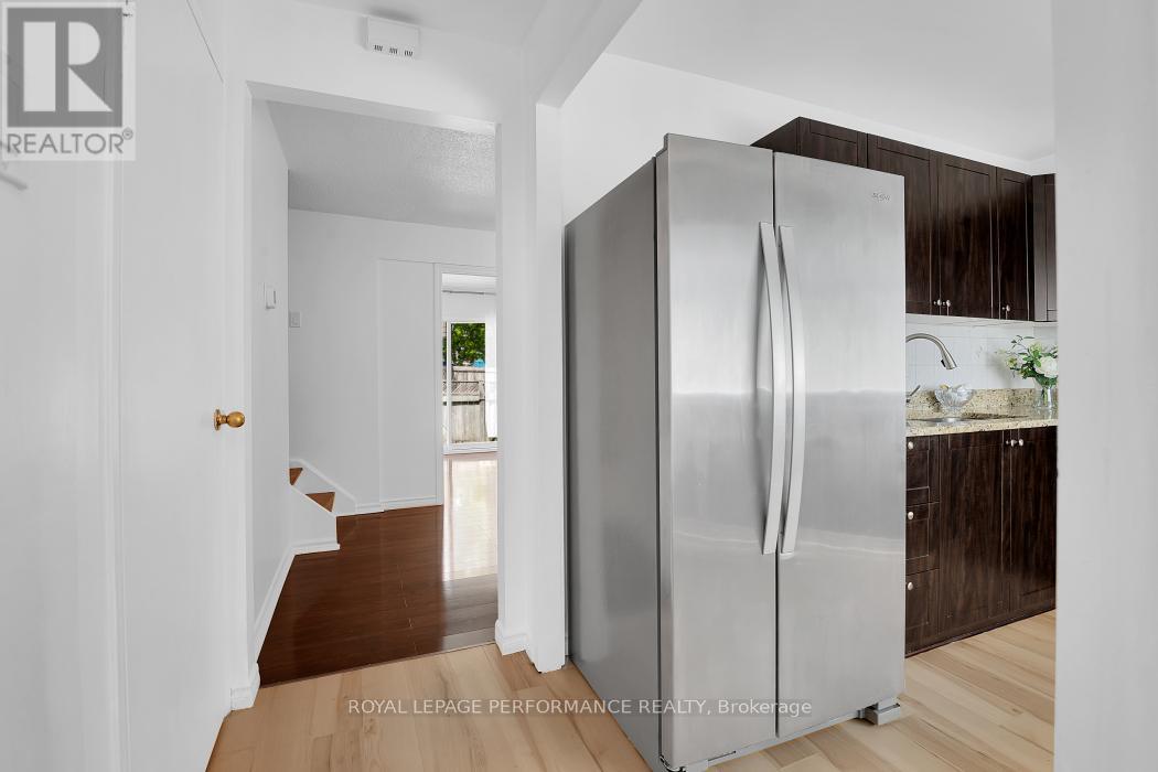 1743 Heatherington Road, Ottawa, Ontario  K1V 8T8 - Photo 8 - X13234950