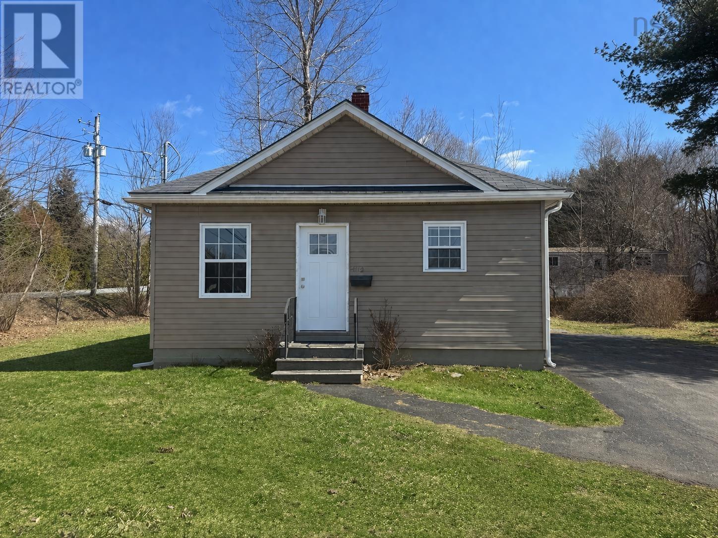 112 North Street, Bridgewater, Nova Scotia  B4V 2V6 - Photo 2 - 202602628