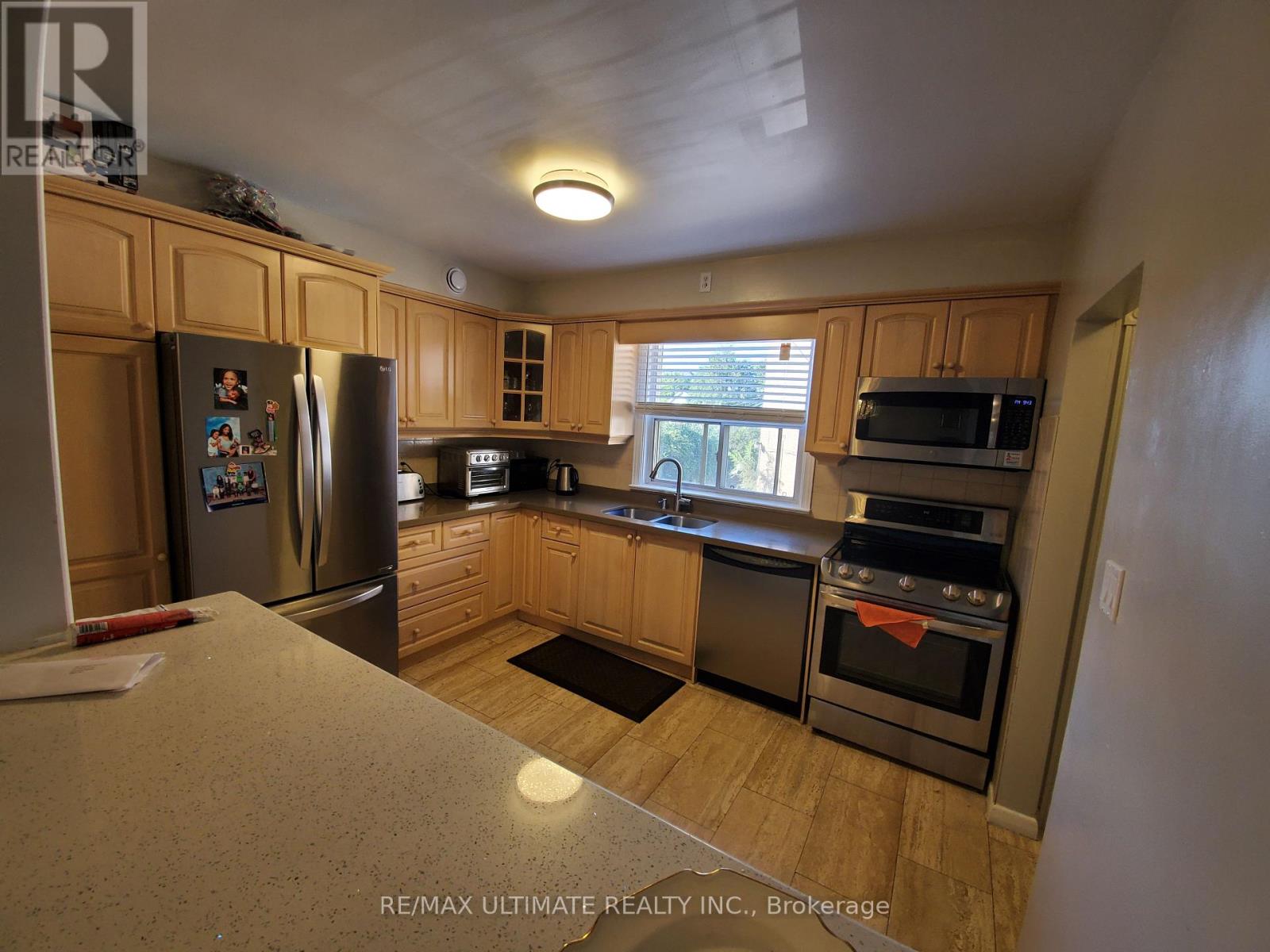 #2 - 23 Elway Court, Toronto, Ontario  M6B 2N7 - Photo 6 - W13242962