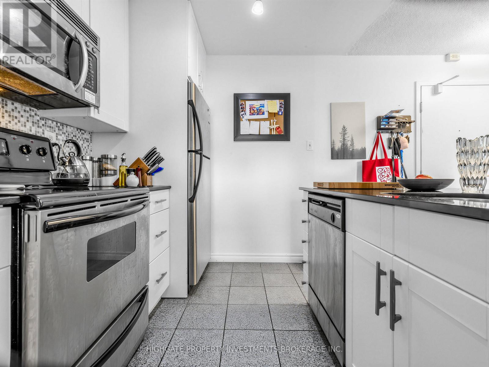 902 - 120 St Patrick Street, Toronto, Ontario  M5T 2X7 - Photo 11 - C13248274