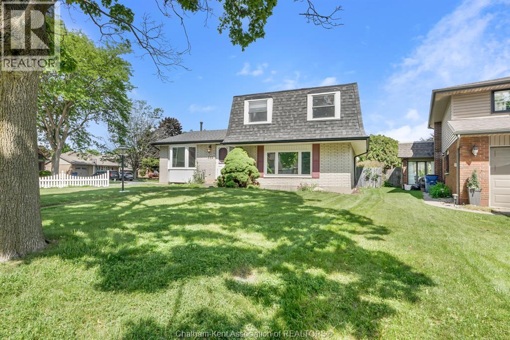 115 PARKWOOD DRIVE, Chatham, Ontario