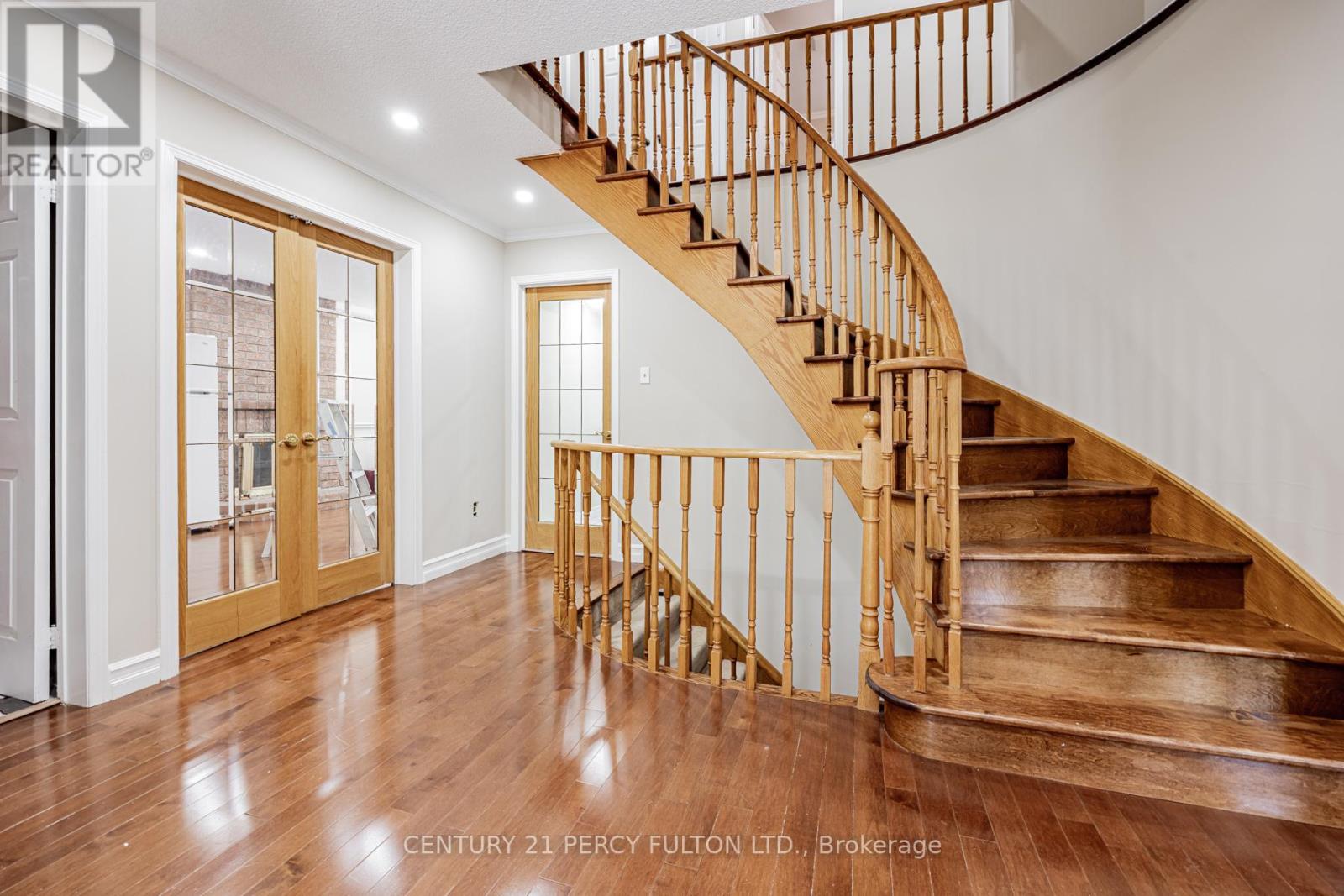 81 Ennisclare Place, Whitby, Ontario  L1R 1R9 - Photo 5 - E13248226