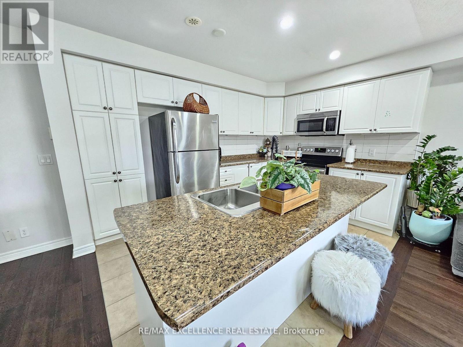 29 Great Gabe Crescent, Oshawa, Ontario  L1L 0G6 - Photo 8 - E13248244