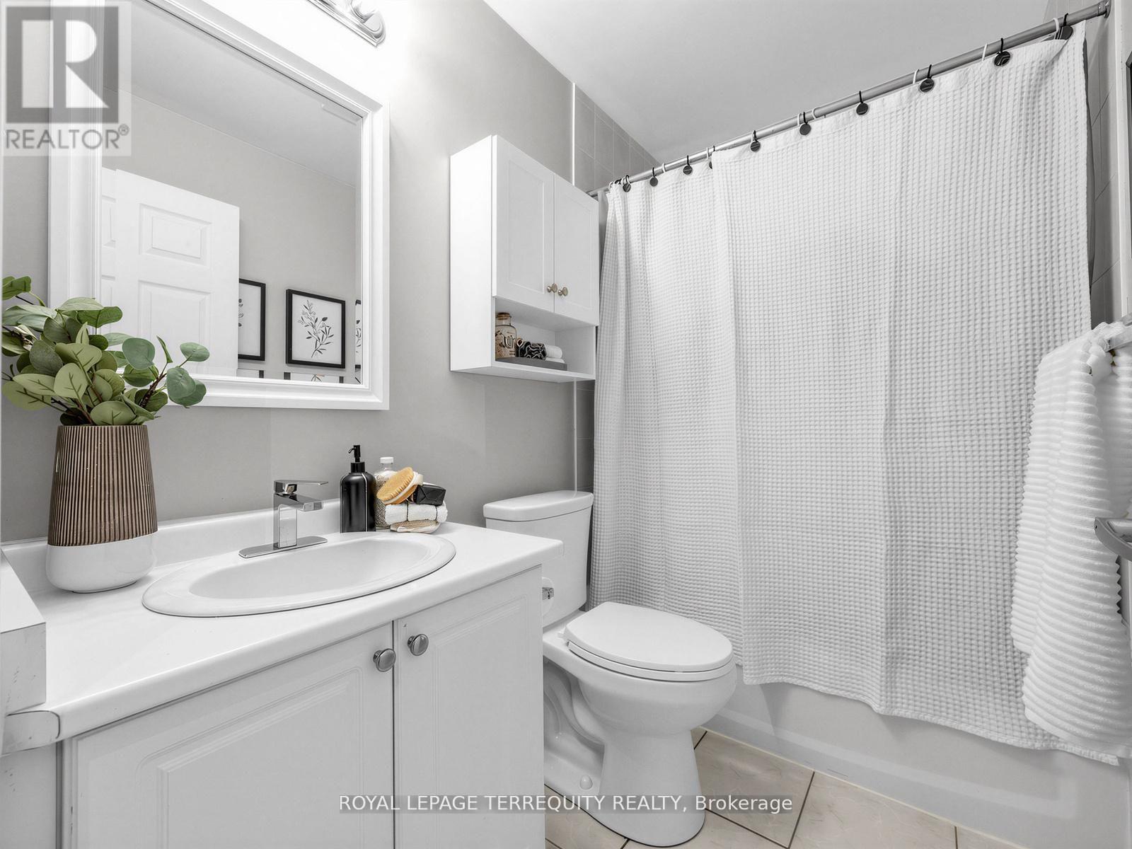 102 - 124 Aspen Springs Drive, Clarington, Ontario  L1C 0G8 - Photo 10 - E13248442