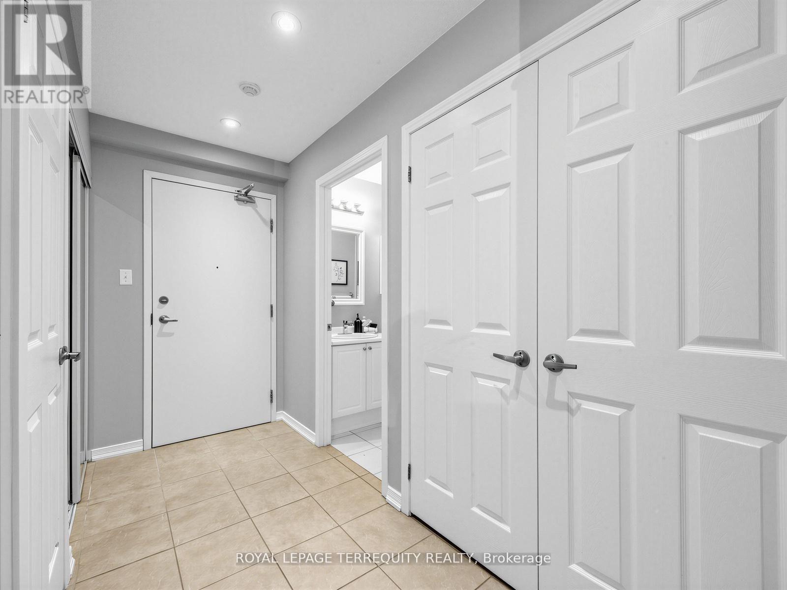102 - 124 Aspen Springs Drive, Clarington, Ontario  L1C 0G8 - Photo 9 - E13248442